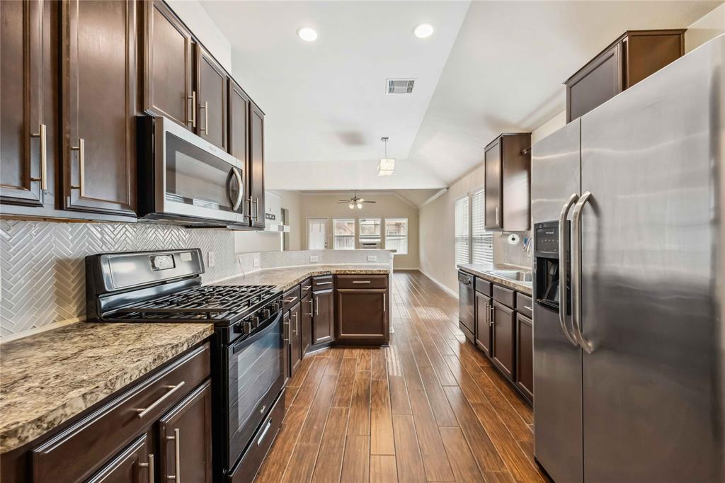 2514 Fresh Dawn Drive, Fresno, Texas image 5