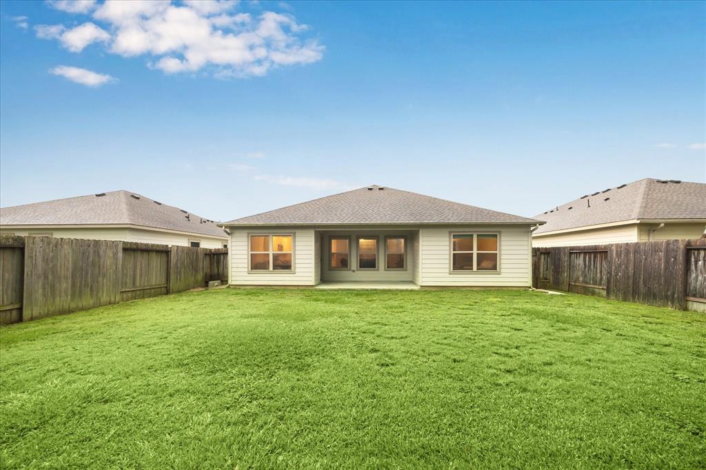 643 E Fairway Lake Drive, Alvin, Texas image 20