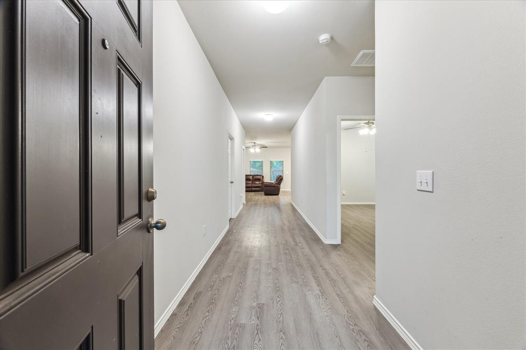 643 E Fairway Lake Drive, Alvin, Texas image 3