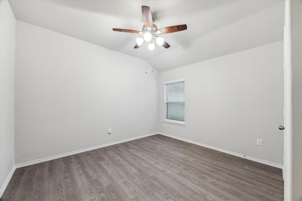 643 E Fairway Lake Drive, Alvin, Texas image 16