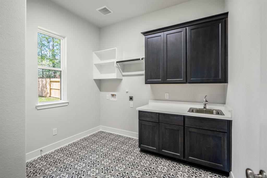 308 Magnolia Bloom Court, Willis, Texas image 14