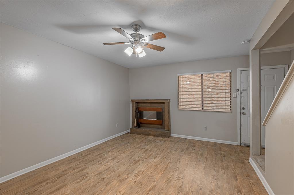 2521 Crosstimbers Street #F3, Huntsville, Texas image 5