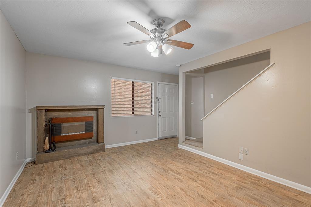 2521 Crosstimbers Street #F3, Huntsville, Texas image 6