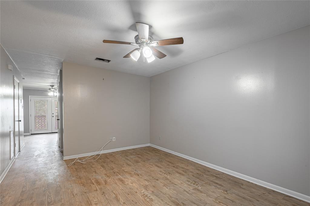 2521 Crosstimbers Street #F3, Huntsville, Texas image 4
