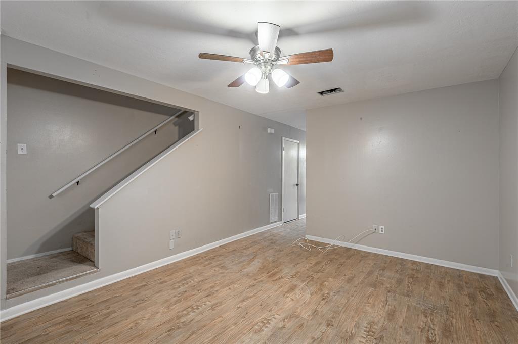 2521 Crosstimbers Street #F3, Huntsville, Texas image 7