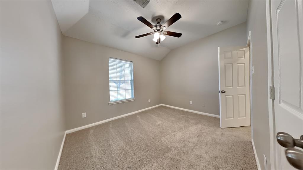 1311 Kingfisher Court, Pearland, Texas image 10