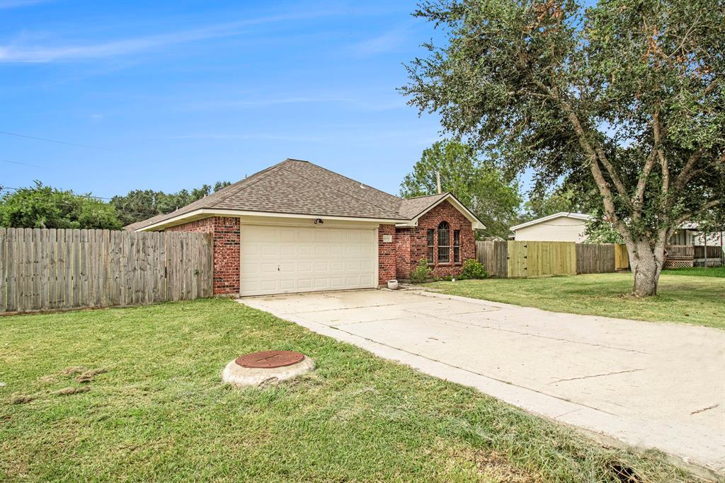 19198 County Road 669e, Alvin, Texas image 3