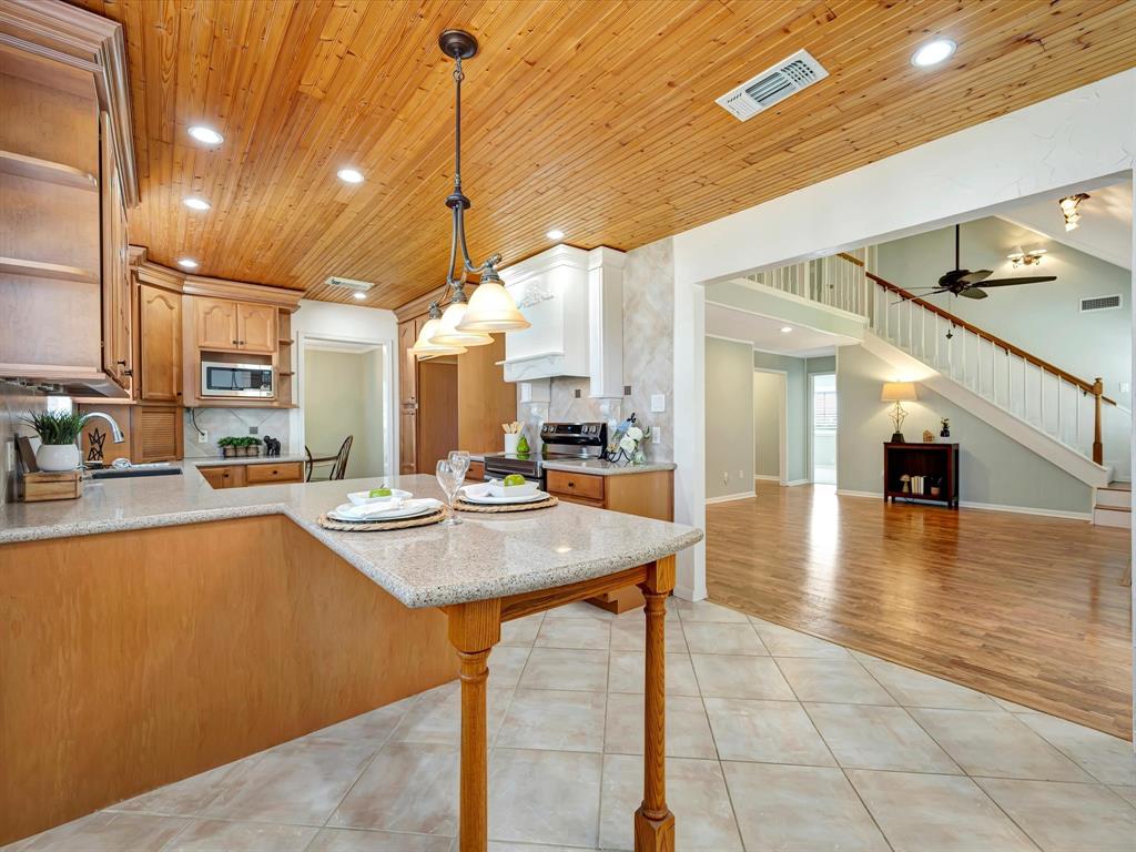 16003 Brookvilla Drive, Houston, Texas image 12