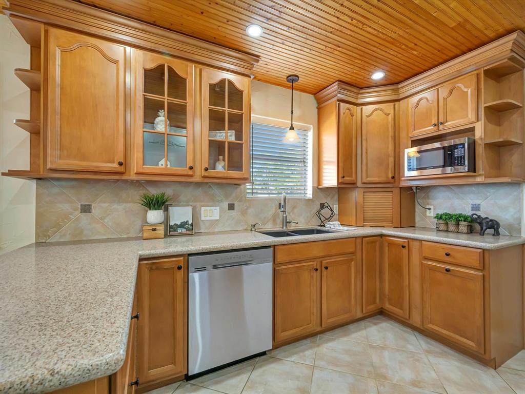 16003 Brookvilla Drive, Houston, Texas image 9