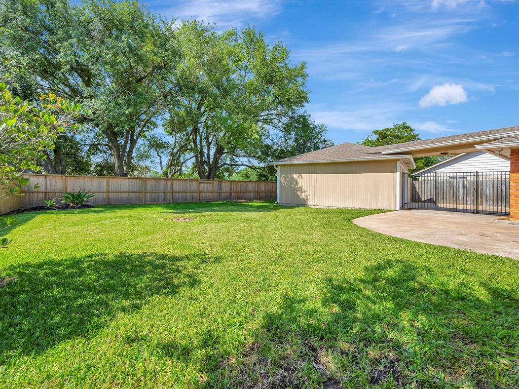 16003 Brookvilla Drive, Houston, Texas image 32