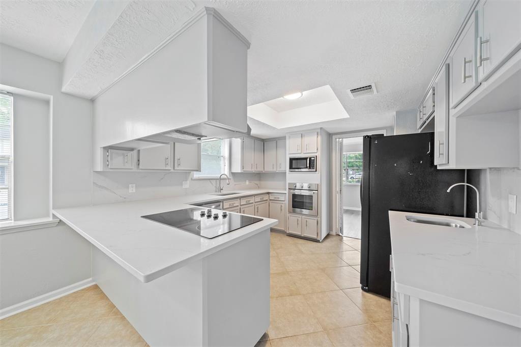 3915 Glenheather Drive, Houston, Texas image 12
