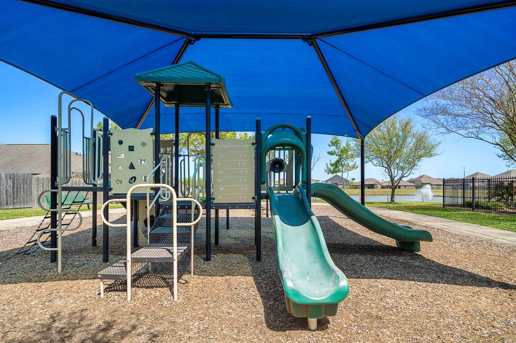 223 Rochester Trail Lane, League City, Texas image 14