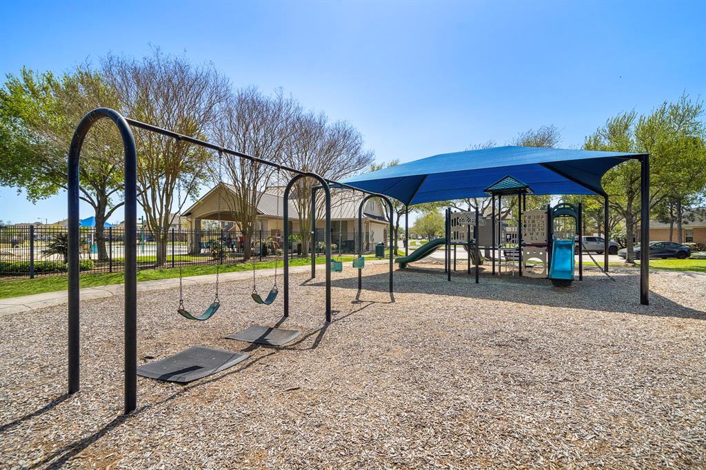 223 Rochester Trail Lane, League City, Texas image 15