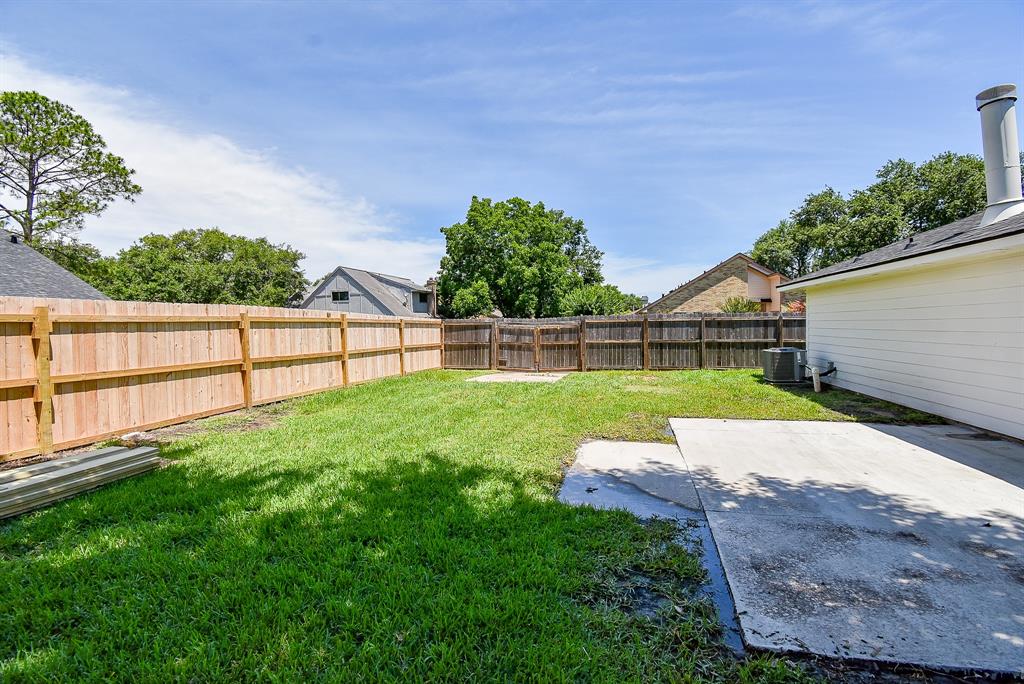 1402 Blue Diamond Drive, Missouri City, Texas image 31
