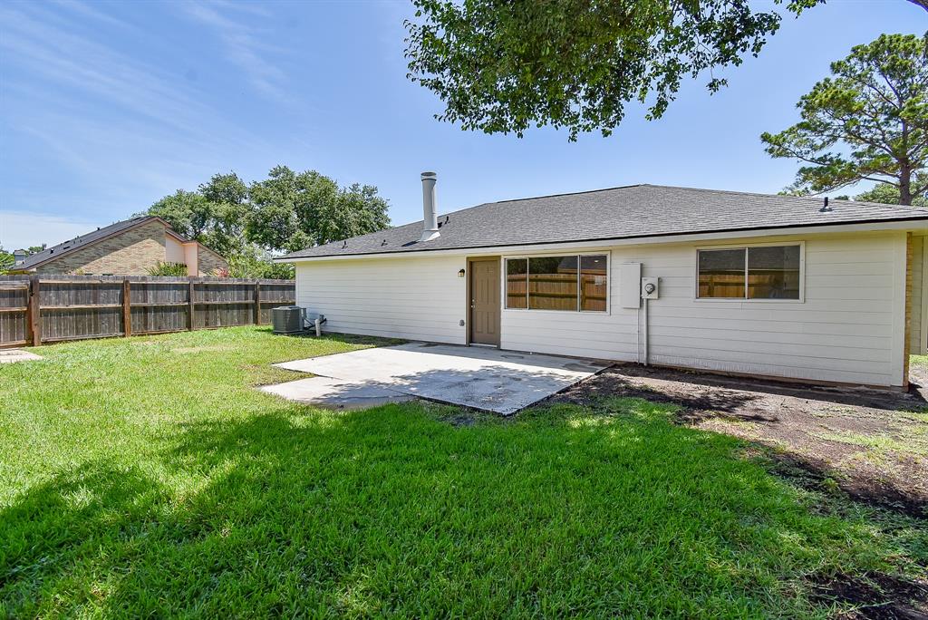 1402 Blue Diamond Drive, Missouri City, Texas image 30