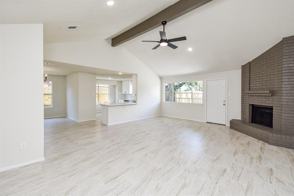 1402 Blue Diamond Drive, Missouri City, Texas image 4