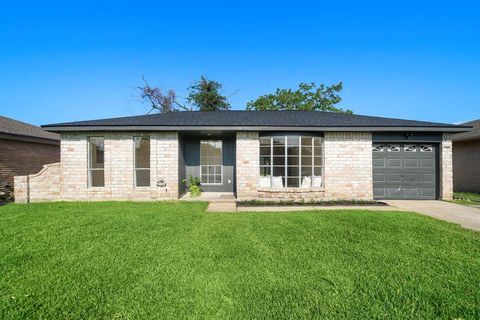 Single Family Residence in Channelview TX 811 Hollycrest Drive.jpg
