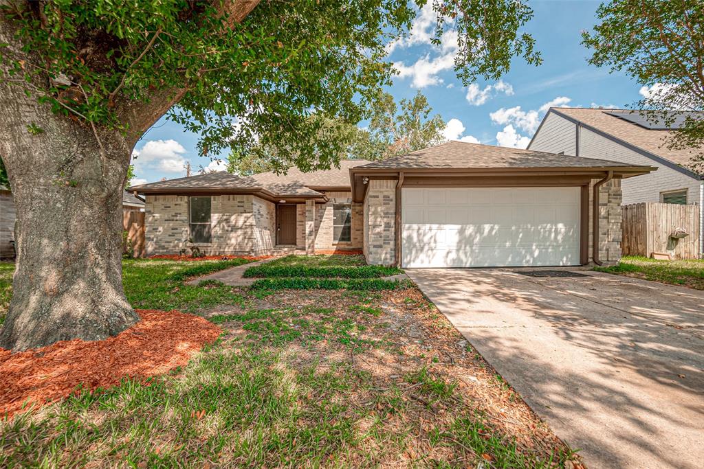 2522 Knights Circle, Stafford, Texas image 1