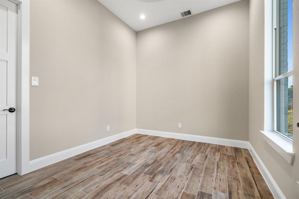 26006 Le Berge Drive, Tomball, Texas image 12