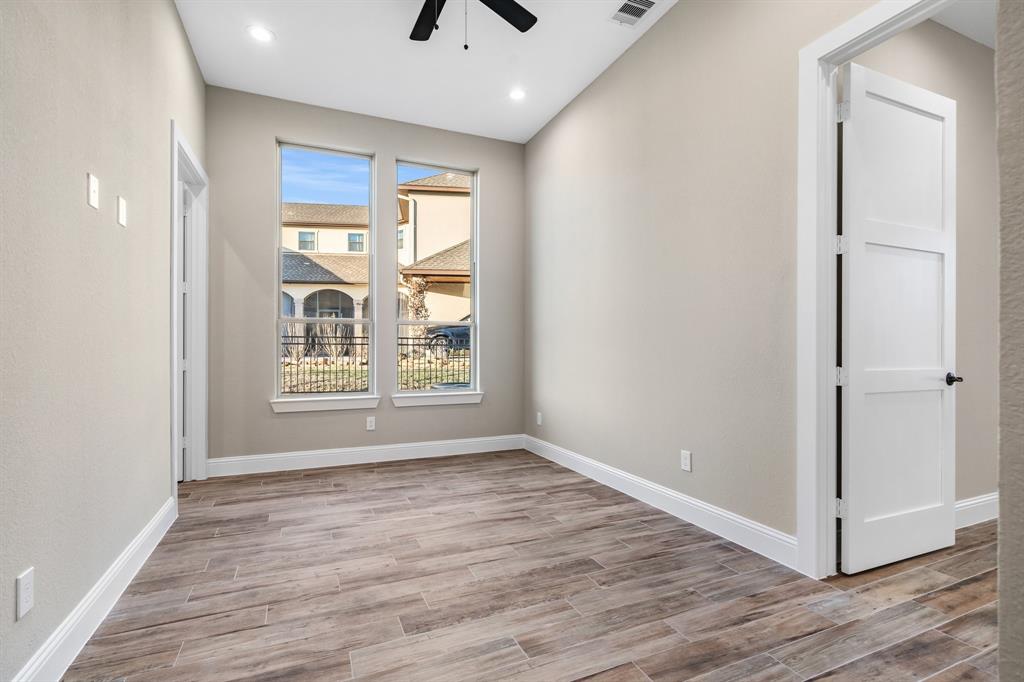 26006 Le Berge Drive, Tomball, Texas image 11