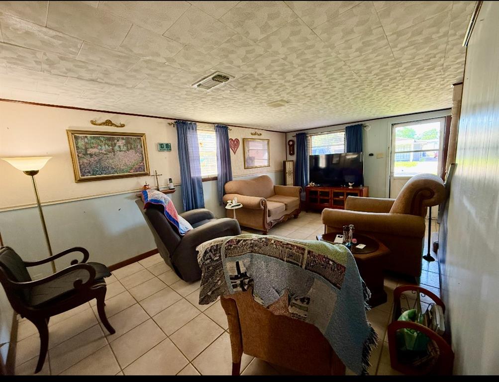 911 S 29th Street, Nederland, Texas image 3
