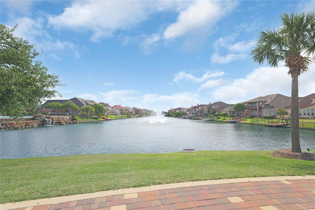 17922 Harbour Bridge Point Drive, Cypress, Texas image 3