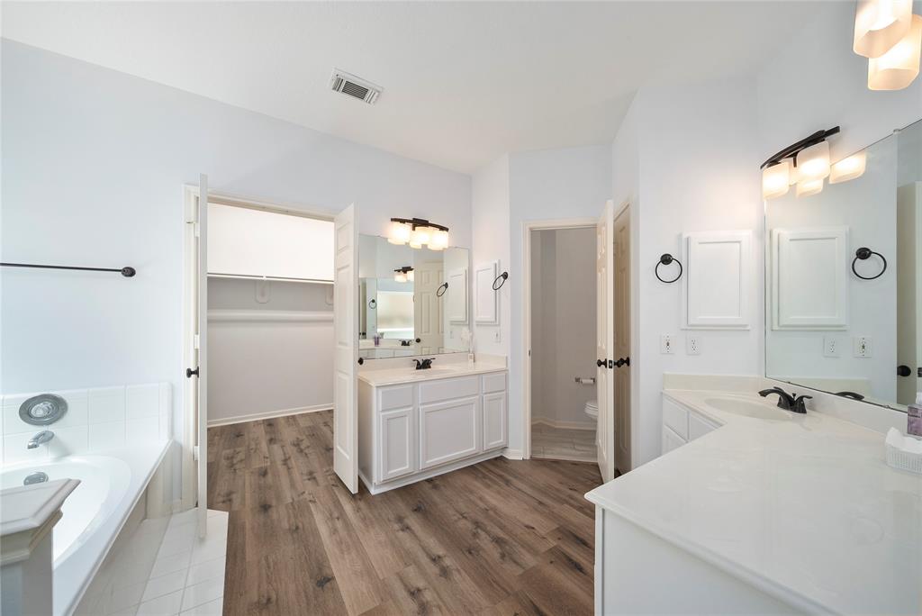 2111 Scenic Hollow Court, Katy, Texas image 15