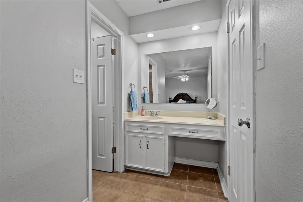227 Oak Hollow Street, Conroe, Texas image 22