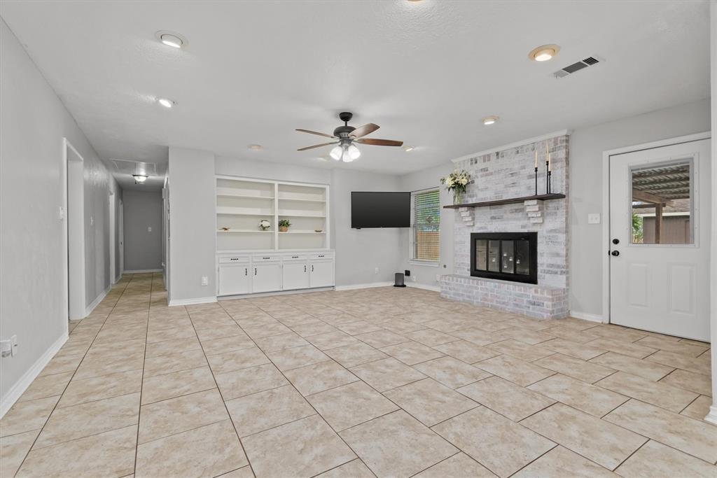 227 Oak Hollow Street, Conroe, Texas image 11