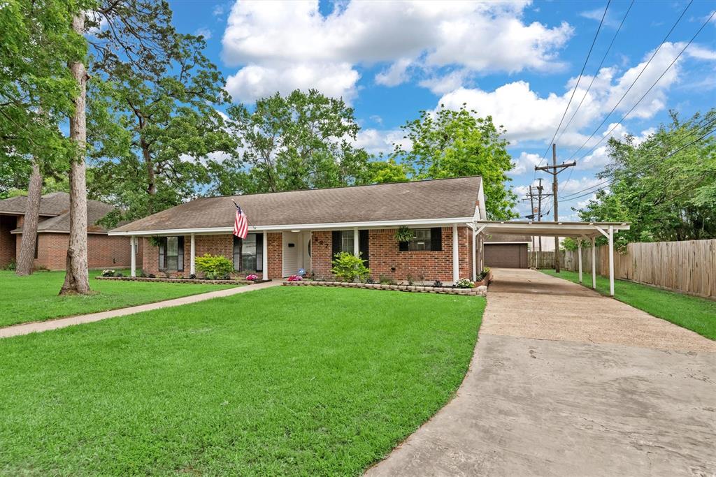 227 Oak Hollow Street, Conroe, Texas image 2