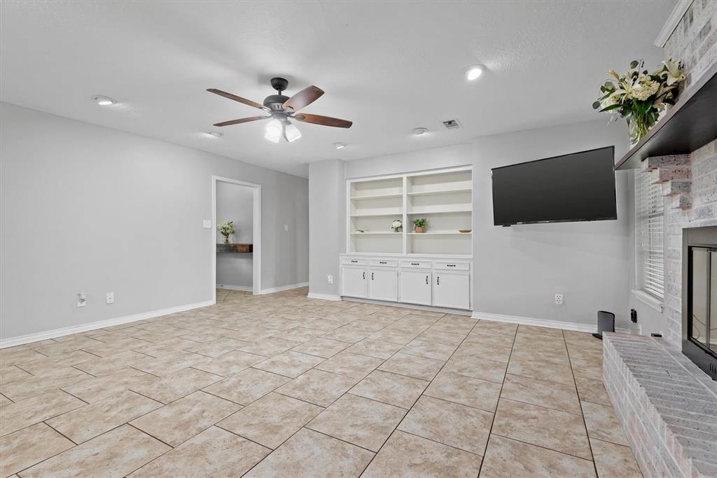227 Oak Hollow Street, Conroe, Texas image 10
