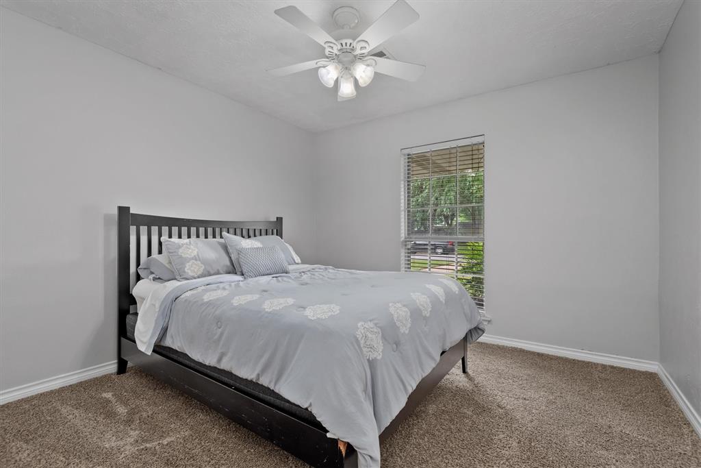 227 Oak Hollow Street, Conroe, Texas image 18