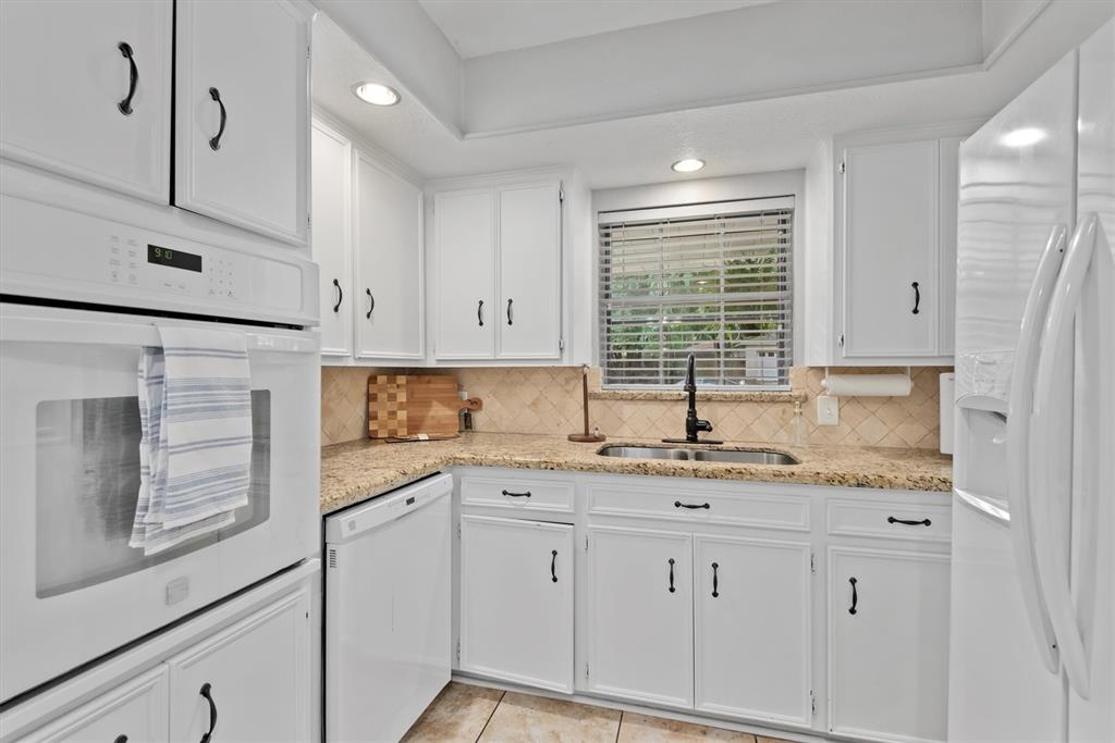 227 Oak Hollow Street, Conroe, Texas image 16