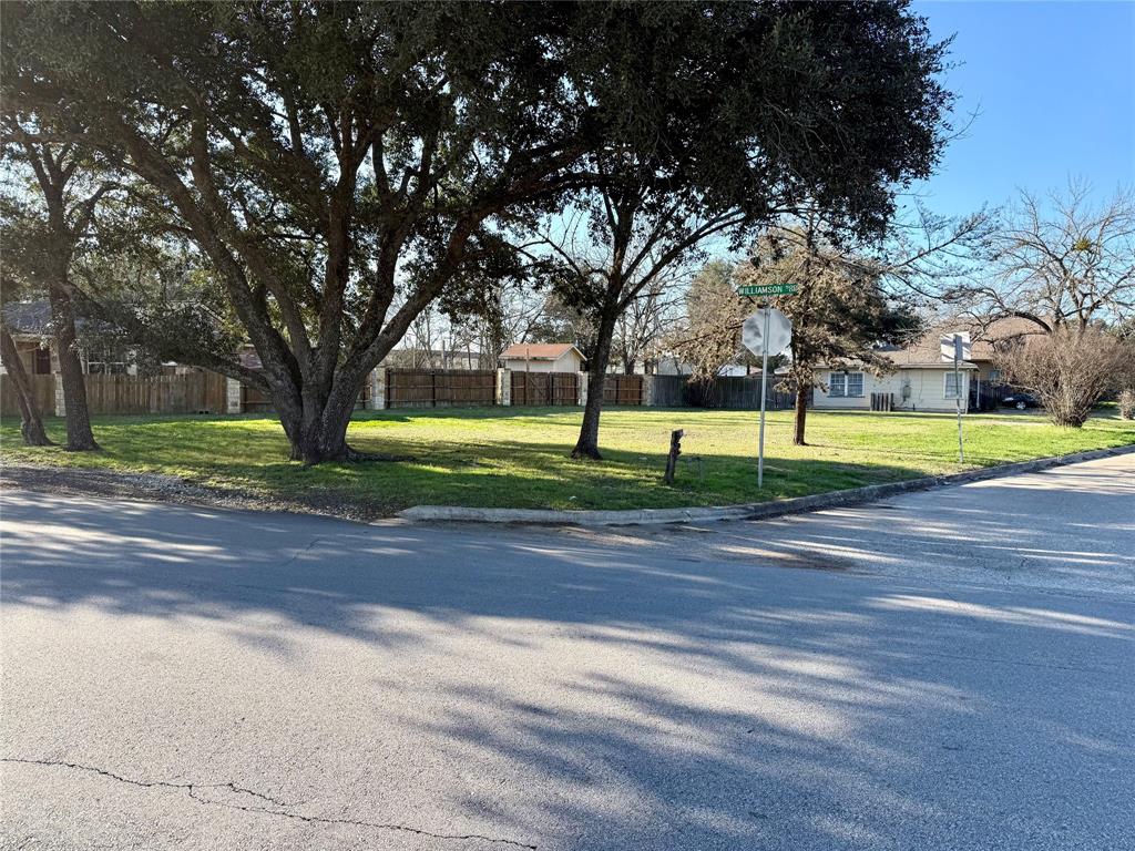 500 Williamson Drive, Bryan, Texas image 5
