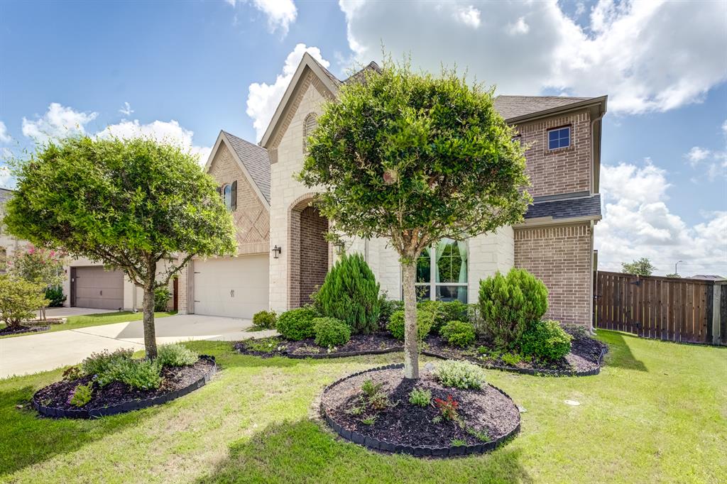 6907 Pondhawk Drive
