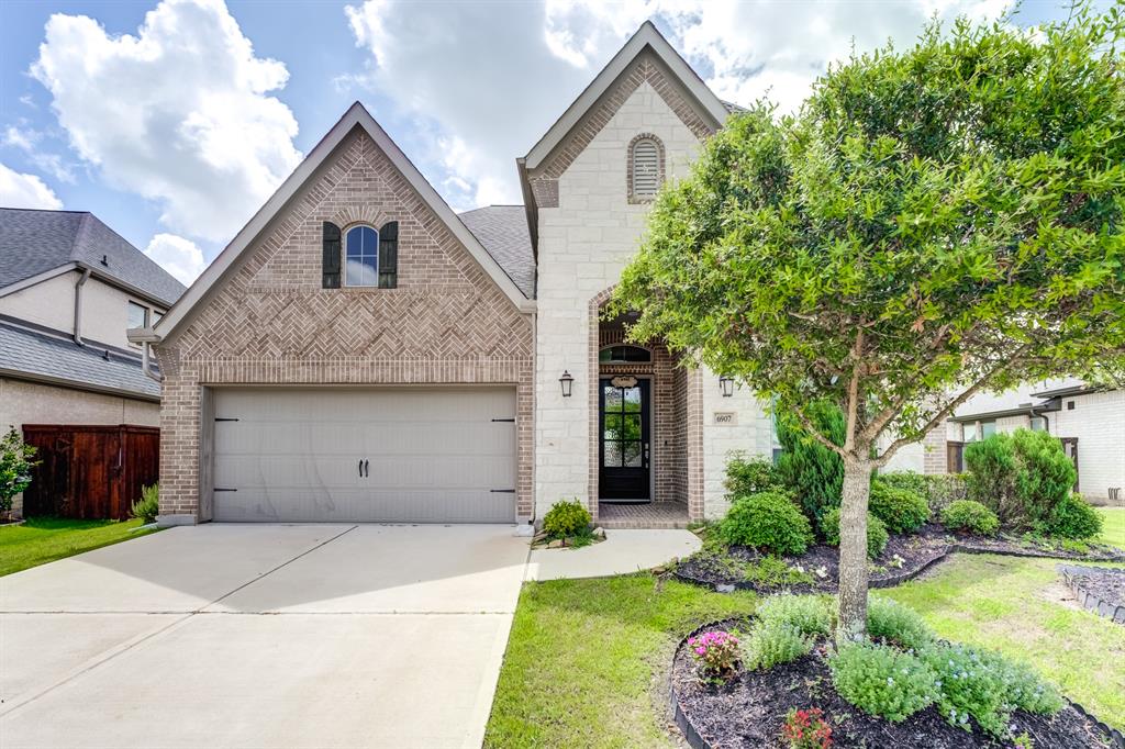 6907 Pondhawk Drive