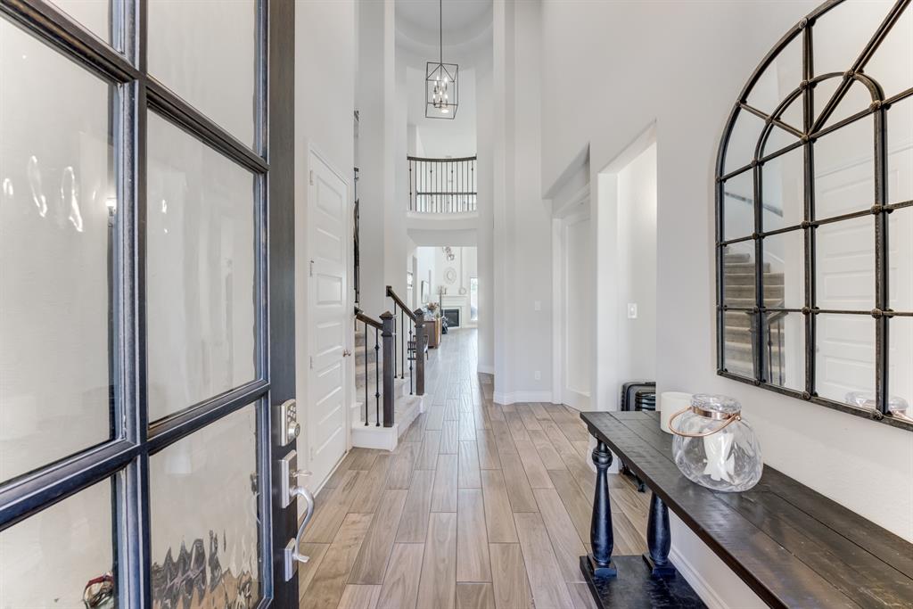 6907 Pondhawk Drive