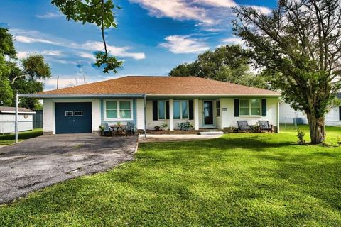 450 County Road 206 Sargent TX 77414