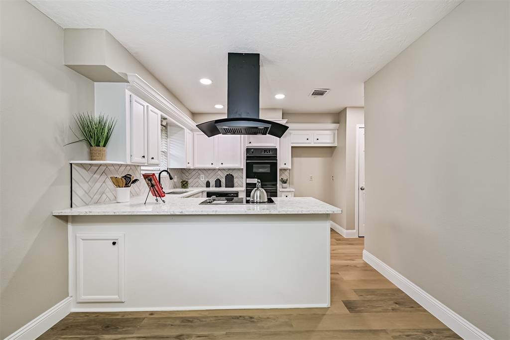 5306 Apple Springs Drive, Pearland, Texas image 18