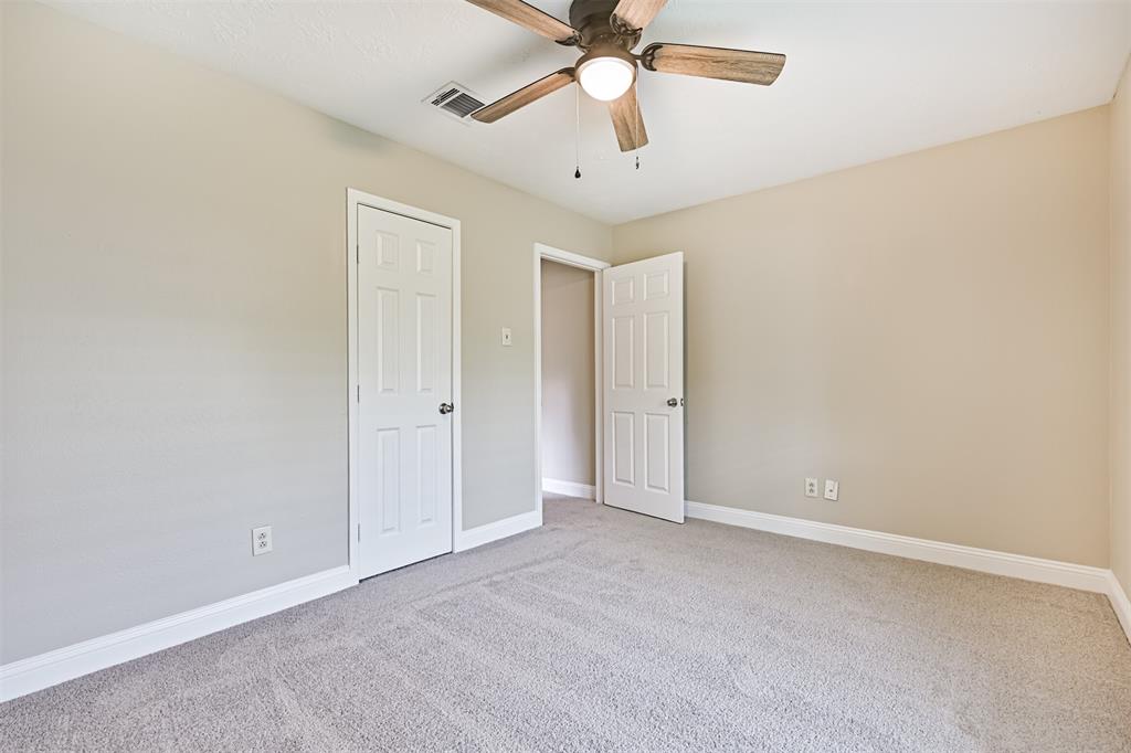 5306 Apple Springs Drive, Pearland, Texas image 28