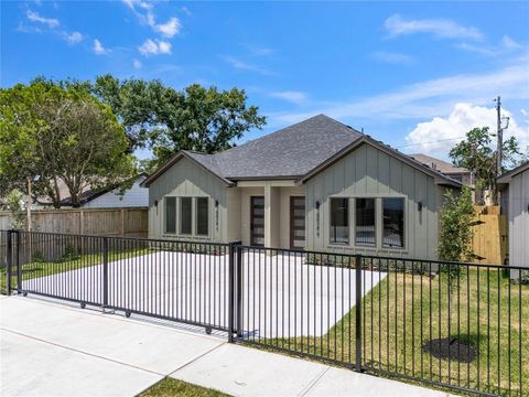Photo of 6624 Saint Augustine St, Houston, TX 77021 (MLS # 61772577)