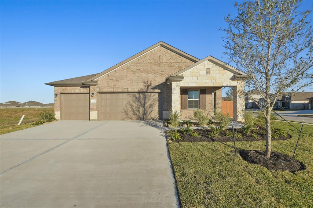 54 Leon Way, Dayton, Texas image 1