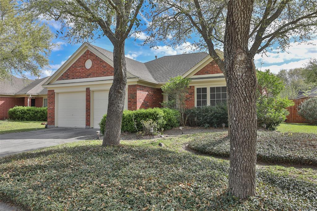 26870 Kings Crescent Drive, Kingwood, Texas image 2