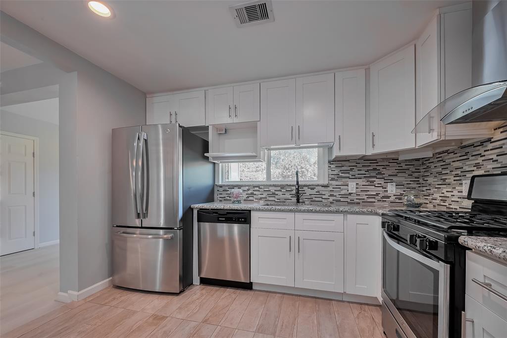 4822 Ella Boulevard, Houston, Texas image 5