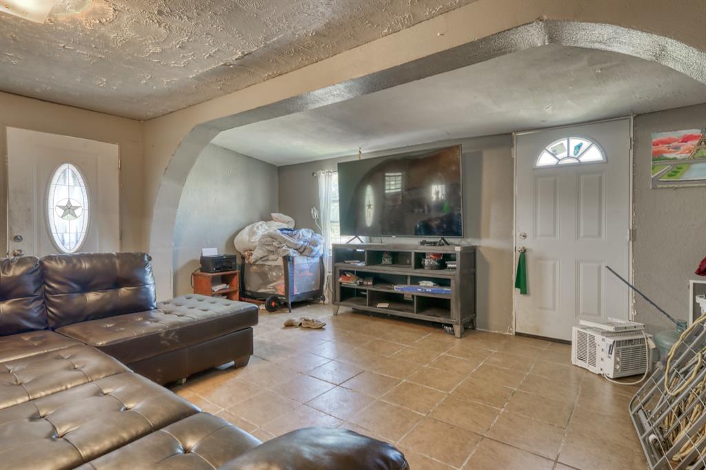 1727 Mustang Loop, Madisonville, Texas image 5