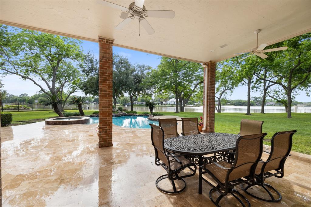 1217 N Horseshoe Drive, Sugar Land, Texas image 28