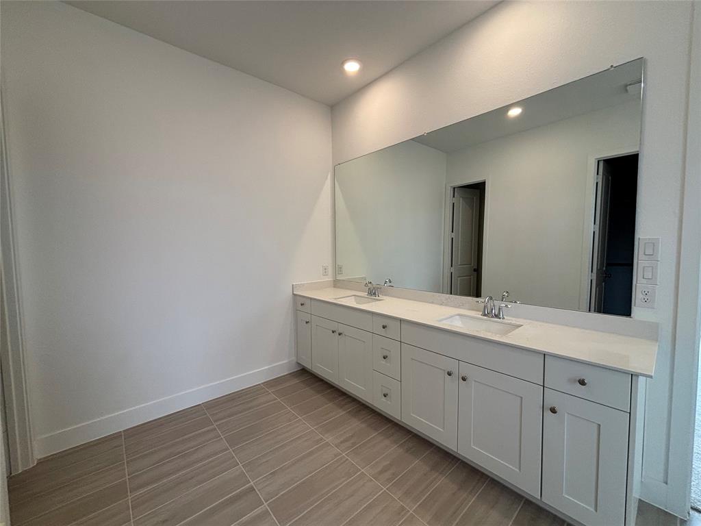 2427 Daisy Meadow Place, Fulshear, Texas image 11