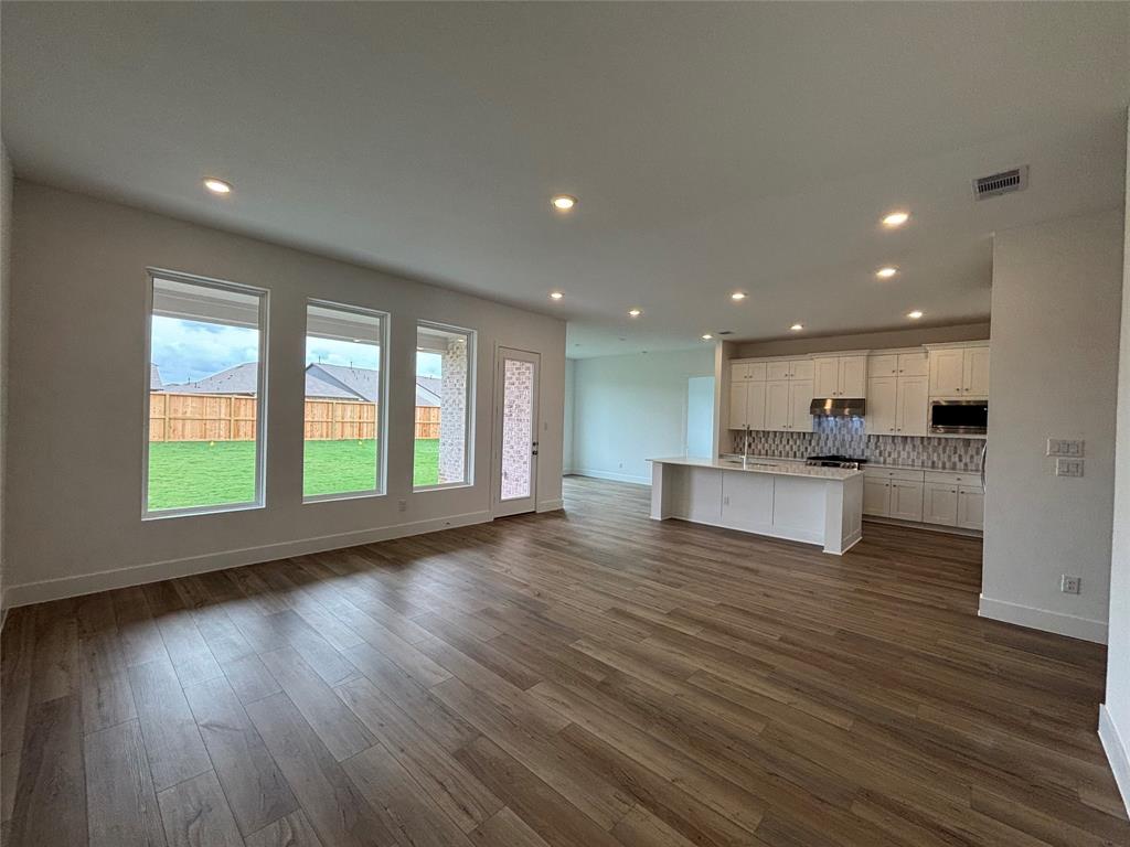2427 Daisy Meadow Place, Fulshear, Texas image 4