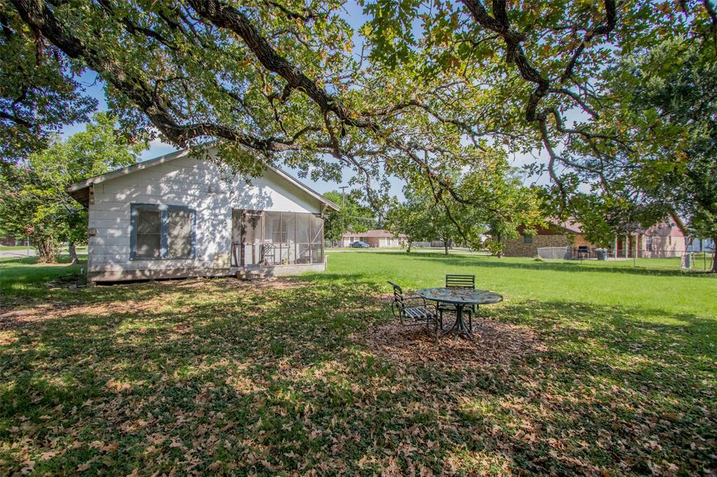 319 3rd Street, Somerville, Texas image 3