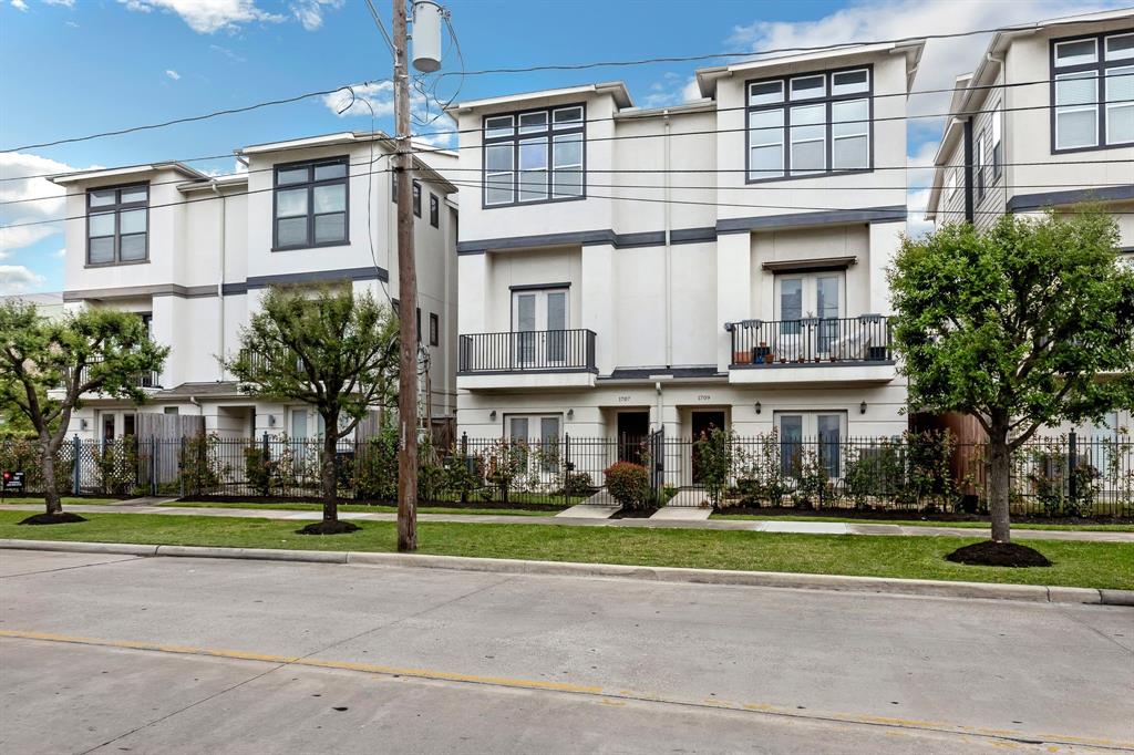 4718 Sunshine Drive Drive, Sugar Land, Texas image 2